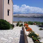 Apartman Pag 11487b *