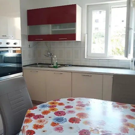 Apartment Pag 11487b